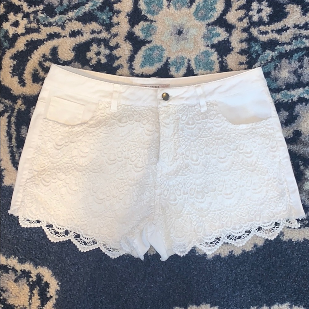 Never worn- Women’s white shorts